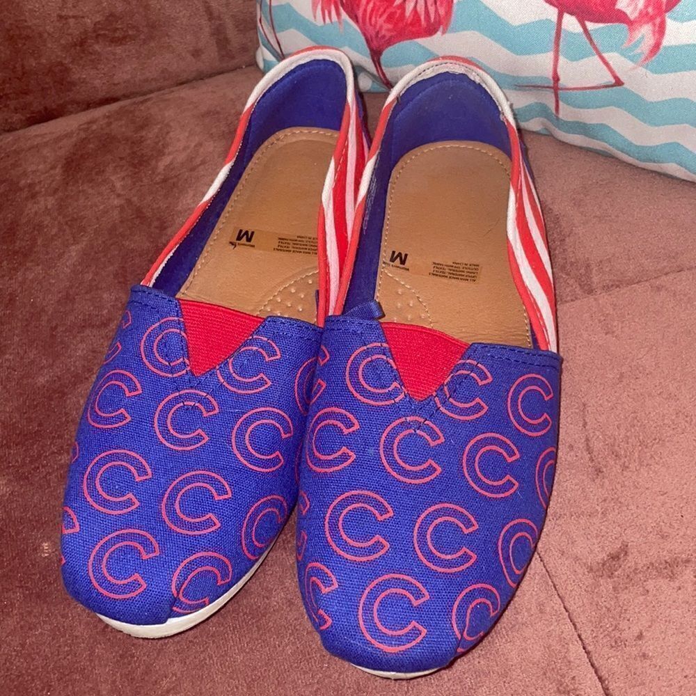 Chicago Cubs slip on shoes MLB- size medium